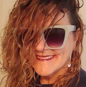 Meet your Posher, Lila